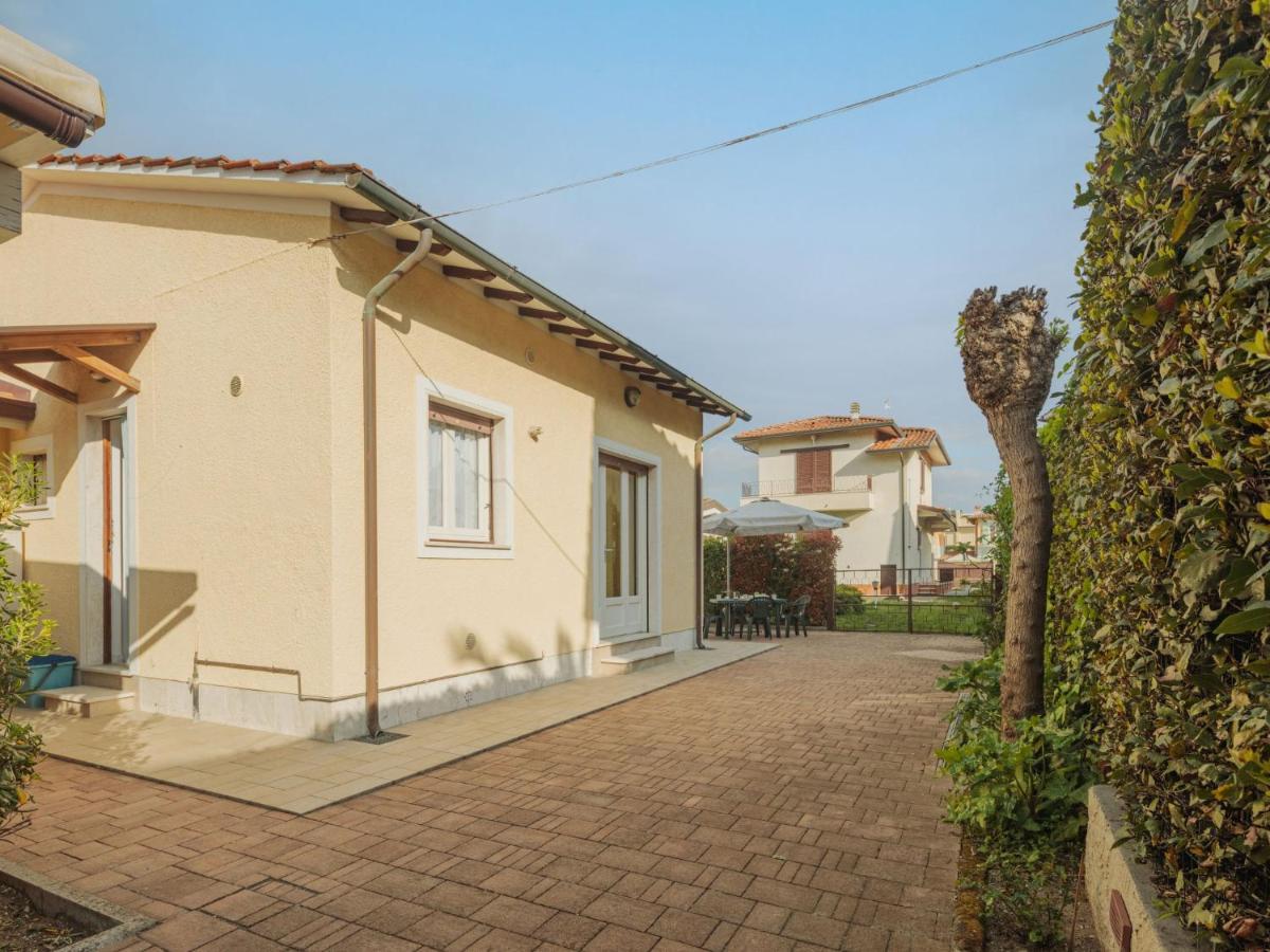 Holiday Home Manuela By Interhome مارينا دي بييتراسانْت المظهر الخارجي الصورة